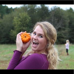 Meet your Posher, Avery